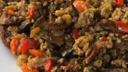 Recepta de cuina de Samfaina amb carn picada i bolets