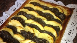 Recepta de cuina de Pasta de full amb botifarra negre i poma