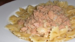Recepta de cuina de Salsa de Tonyina per un Plat de pasta