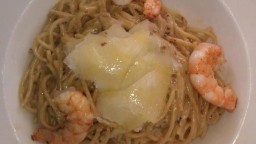 Recepta de cuina de Espaguetis amb salsa de ceps , llagostins i parmesà
