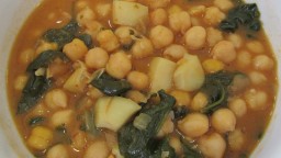 Recepta de cuina de Cigrons amb espinacs frescos i sèpia