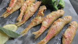 Recepta de cuina de Rogers o molls fregits amb pebrots del Padrón