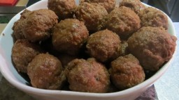 Recepta de cuina de Mandonguilles amb rovellons, pèsols i pastanagues