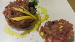 Recepta de cuina de Tàrtar de tonyina macerada i mango