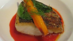 Recepta de cuina de Lluç fregit amb pebrot vermell escalivat