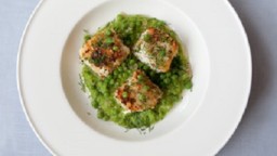 Recepta de cuina de Bacallà Fresc saltat amb Puré de Pèsols