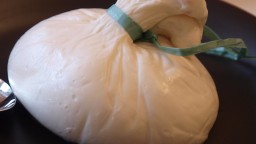 Recepta de cuina de Burrata amb tomàquet