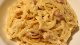 Recepta de cuina de Espaguetis a la carbonara amb ou