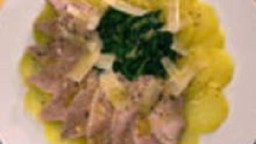 Recepta de cuina de Carpaccio Svizzero (Carn de Porc cuita, tallada en rodanxes fines amb Espinacs i un llit de Patates)