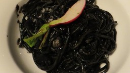 Recepta de cuina de Espaguetis al nero di sèpia
