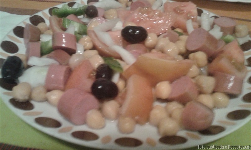 Amanida de Cigrons amb Frankfurt