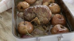Recepta de cuina de Jarret de vedella amb sidra i pomes