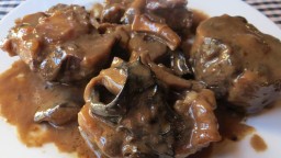 Recepta de cuina de Cua de bou amb bolets