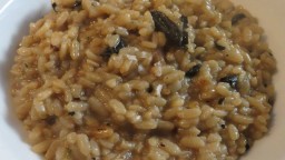 Recepta de cuina de Arròs cremós de trompetes de la mort