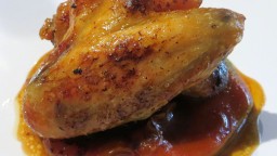 Recepta de cuina de Aletes de pollastre amb pebrot