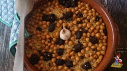 Recepta de cuina de Arròs al forn amb botifarra i cigrons