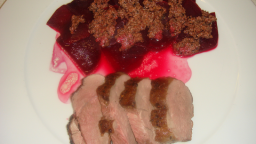 Recepta de cuina de Remolatxa amb salsa d'ametlles