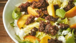 Recepta de cuina de Amanida de col amb carn picada