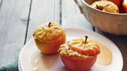 Recepta de cuina de Pomes al forn amb ametlles