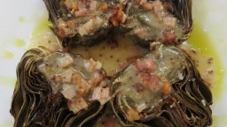 Recepta de cuina de Cors de carxofes al forn amb crema de mostassa i bacó