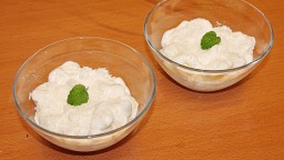 Recepta de cuina de Crema de mango amb coco i quark