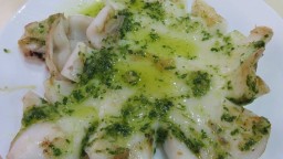 Recepta de cuina de Sípia a la planxa amb all i julivert