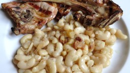 Recepta de cuina de Xai a la planxa amb mongetes del ganxet