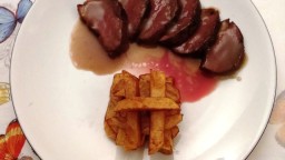 Recepta de cuina de Magret d'ànec amb salsa de castanyes i patates fregides