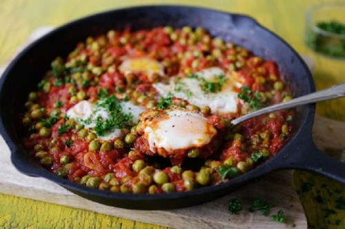 Saltat de pèsols i tomàquet amb ou | Recepta de cuina de Joan Corminas ...