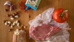 Recepta de cuina de Costelles de vedella amb salsa romesco