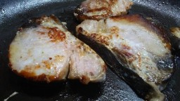 Recepta de cuina de Tonyina a la planxa amb parmentier de bròquil