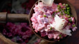 Recepta de cuina de Risotto de remolatxa amb ceba caramel·litzada