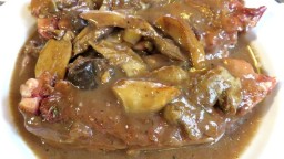 Recepta de cuina de Peus de porc guisats amb llenegues