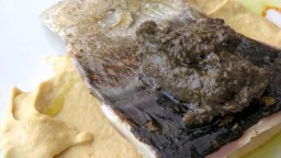 Recepta de cuina de Bonítol amb hummus de cigrons i olivada