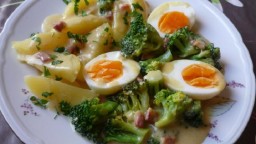 Recepta de cuina de Ous amb bròquil, cansalada i salsa de mostassa