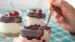 Recepta de cuina de Gotets de pastís de formatge amb cireres