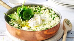 Recepta de cuina de Ordi perlat amb espinacs i formatge mozzarella