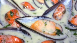 Recepta de cuina de Musclos amb salsa verda