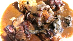 Recepta de cuina de Estofat de cua de bou amb arròs i el suc de la cocció