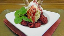 Recepta de cuina de Gerds calents amb gelat de vainilla