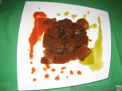 Rabo de buey estofado