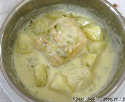 Recepta de cuina de Bacallà amb patates i salsa d’alls tendres