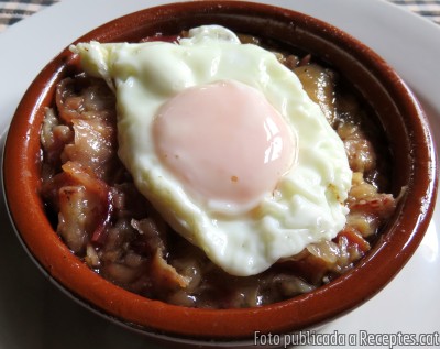 Recepta de cuina de Cassoleta de peu de porc amb ou ferrat