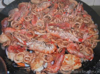 La sarsuela acabada a la cassola. Recepta de cuina de Sarsuela