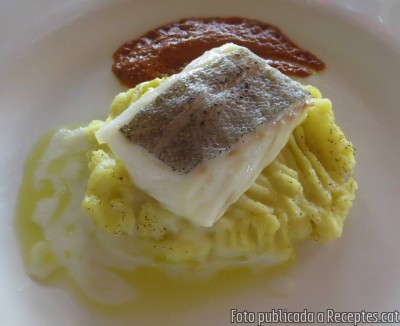 Recepta de cuina de Morro de bacallà al vapor amb patates i romesco