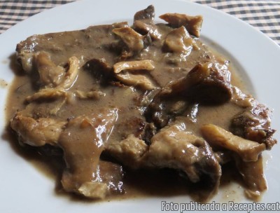 Recepta de cuina de Estofat de vedella amb llanegues
