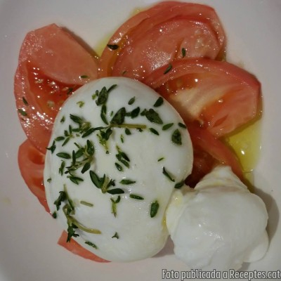 Recepta de cuina de Burrata amb tomàquet