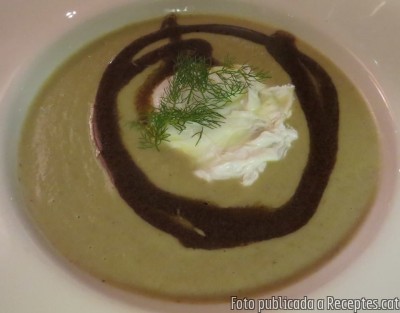 Recepta de cuina de Crema de carxofa amb ou i botifarra negra
