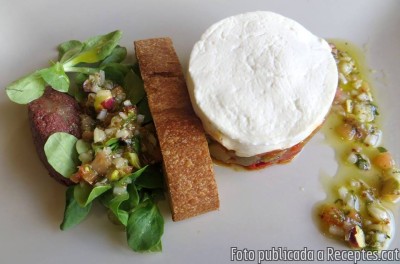 Samfaina de verdures amb formatge de cabra gratinat