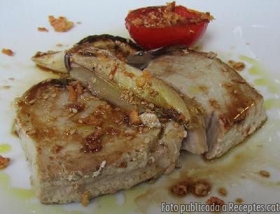 Tonyina vermella a la planxa amb salsa de soja